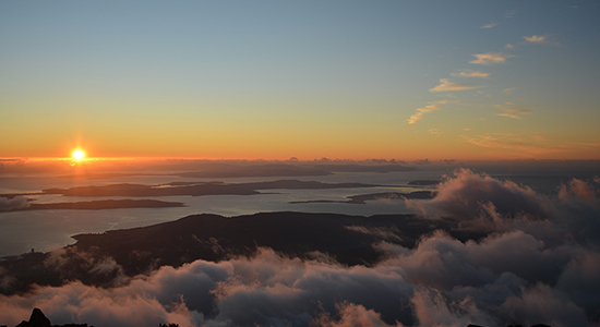 YiNSAN TEO . SUNRISE ON MT. WELLINGTON